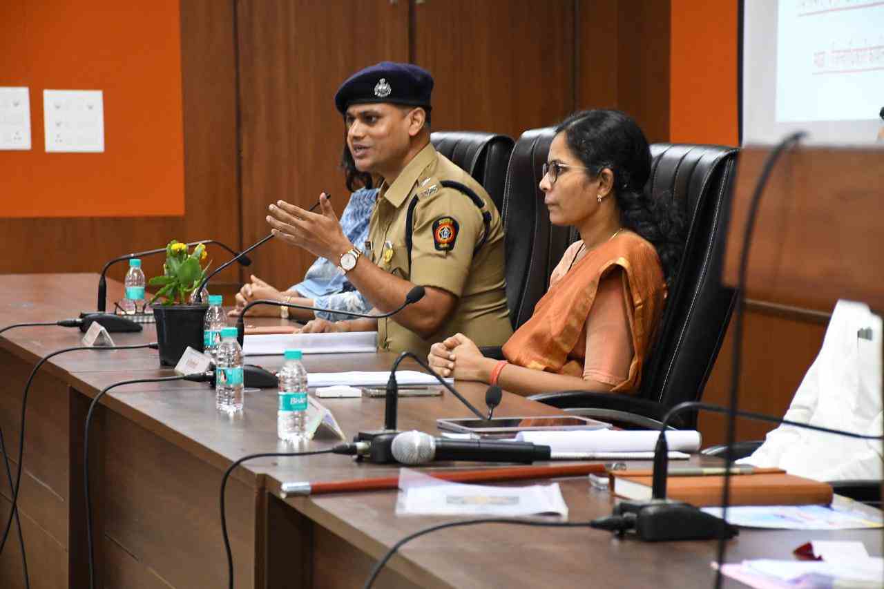 सण-उत्सव शांतिपूर्ण तरीके से मनाएं, प्रशासन का सहयोग करें